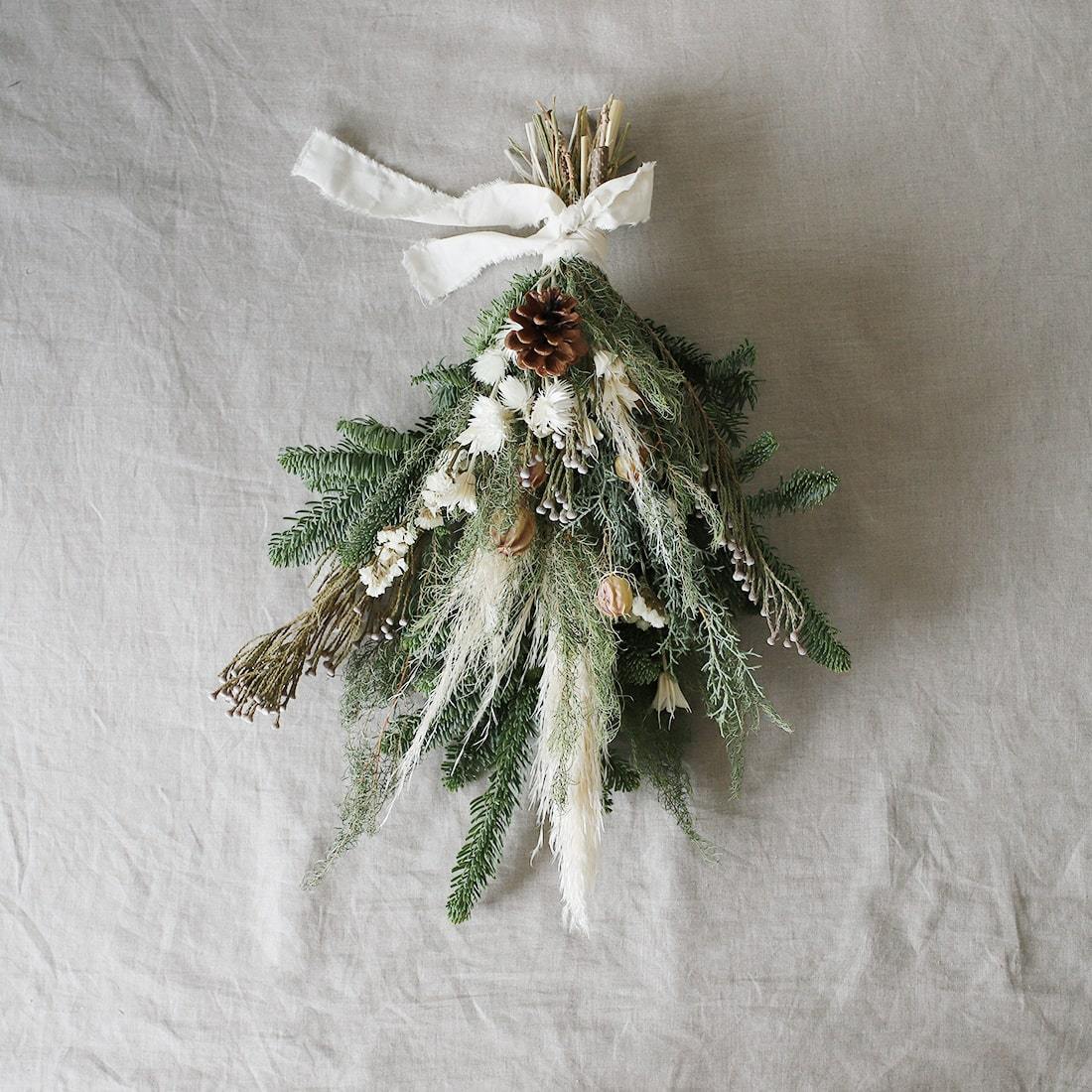 作り方レシピ］シルバーデージー・ブルニア・モミを使ったクリスマスの