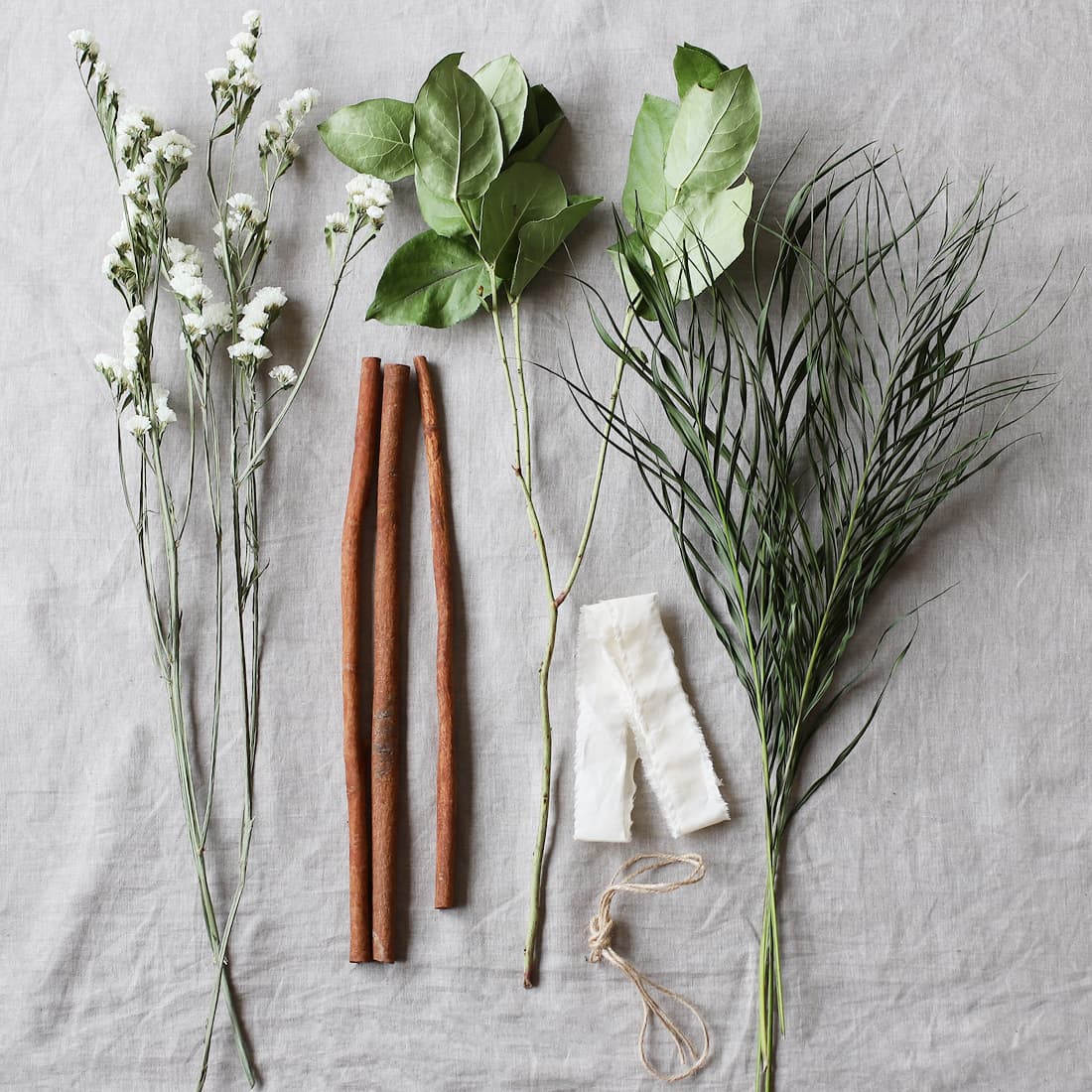 飾るだけでサマになるドライフラワーセット(スターチス・シナモンスティック・アレカヤシ)