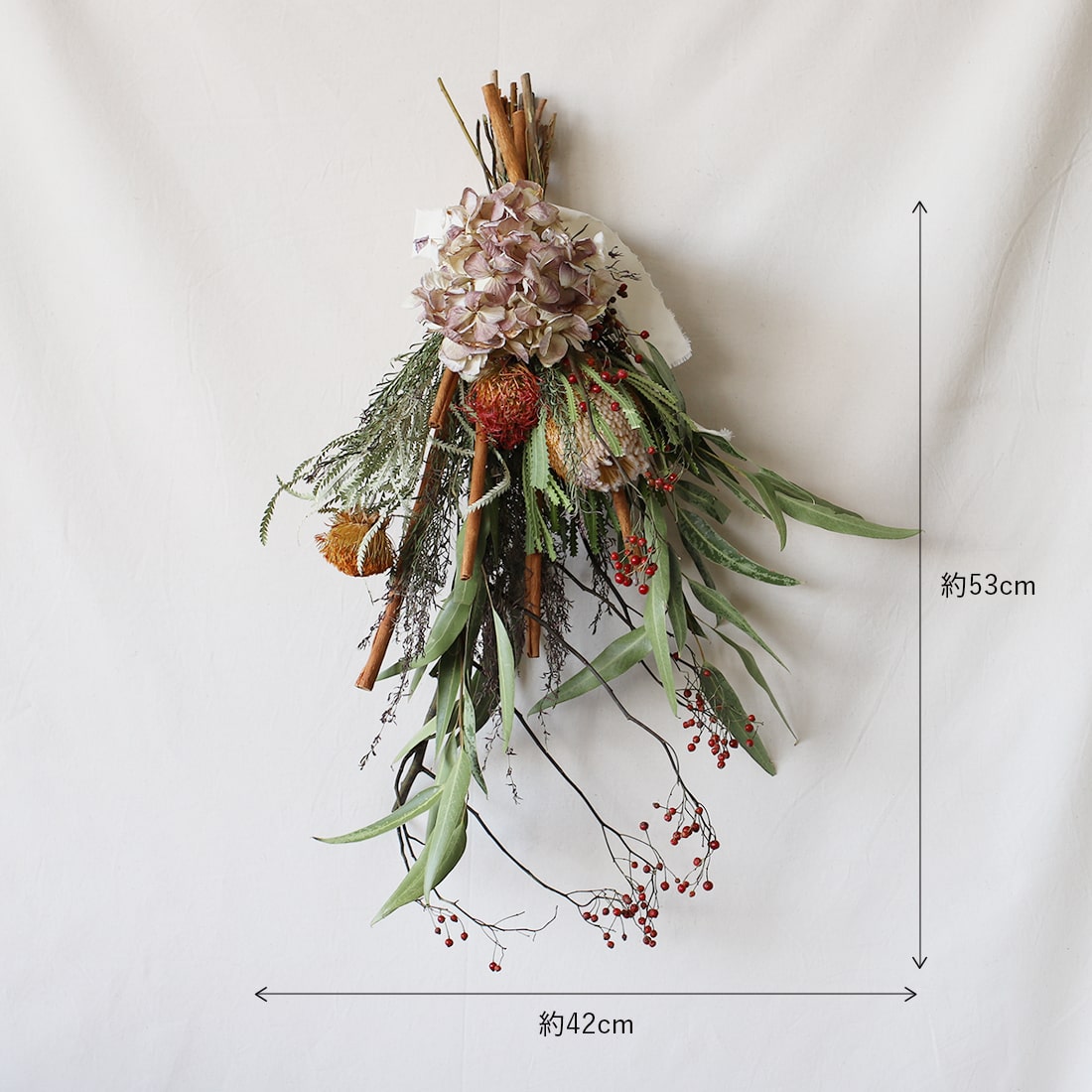 <花とサーカス>野ばらの実・シナモン・バンクシアのスワッグ