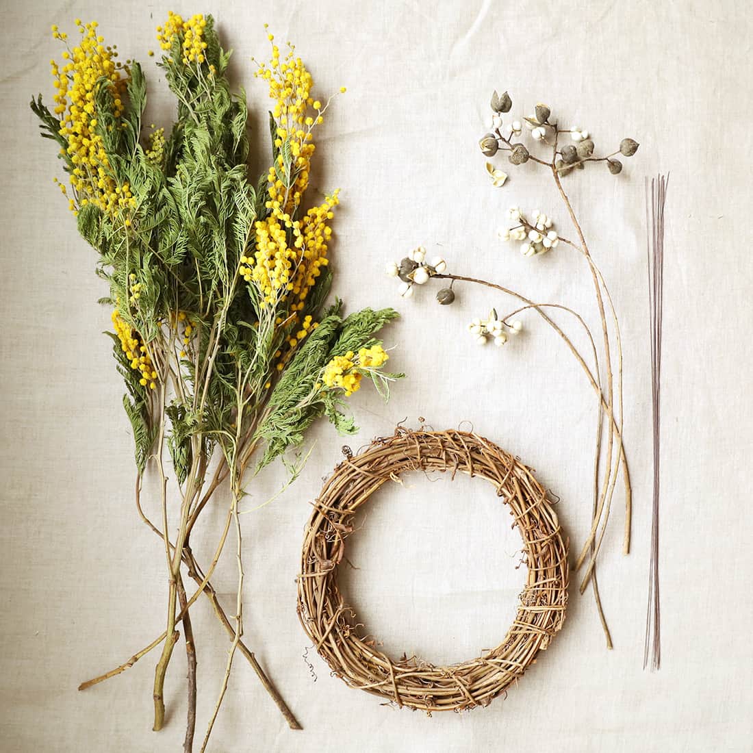 <ゆきどけ>ミモザ・ナンキンハゼのリース