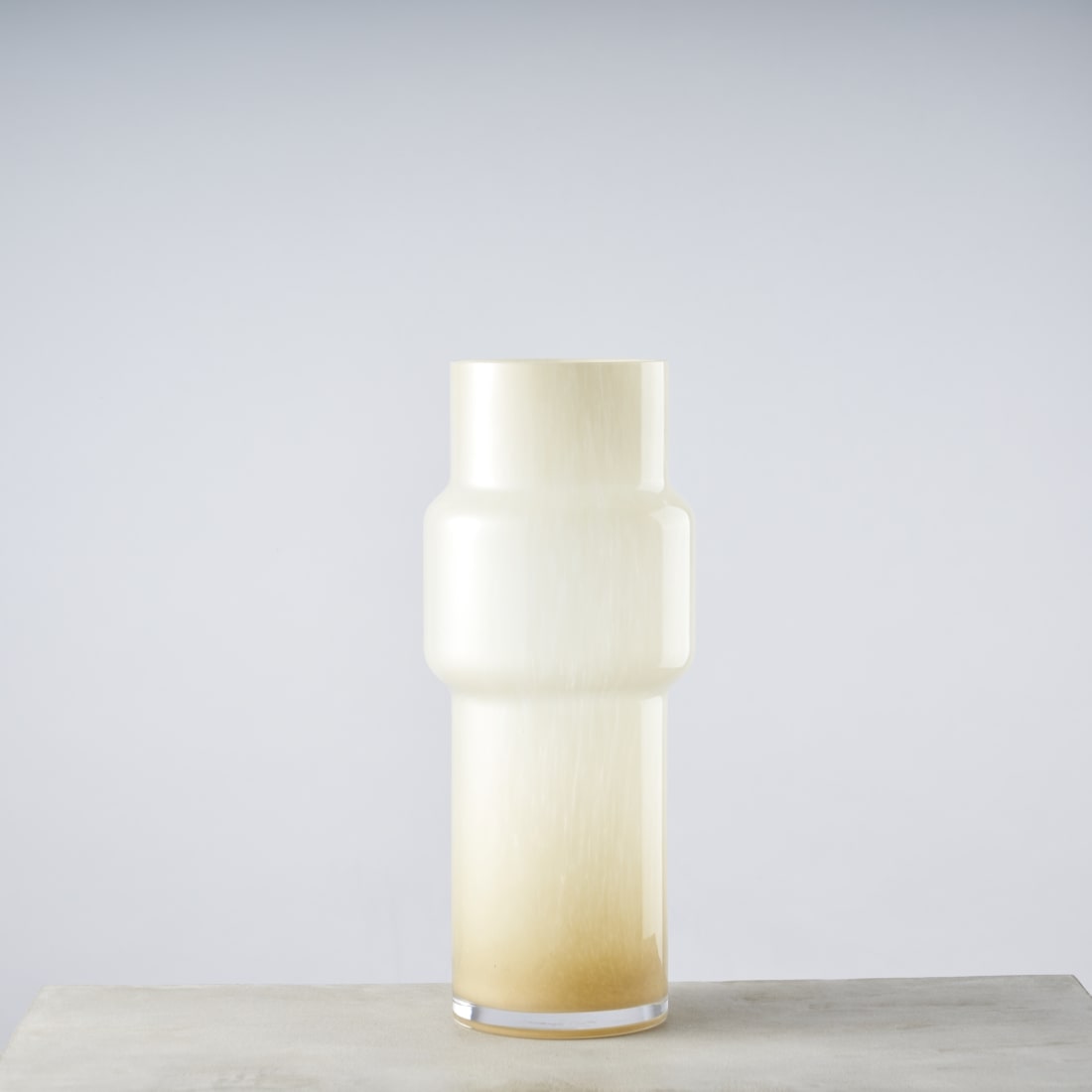 フラワーベース］大きなミルキーガラスベース 商品ページ - 土と風の植物園