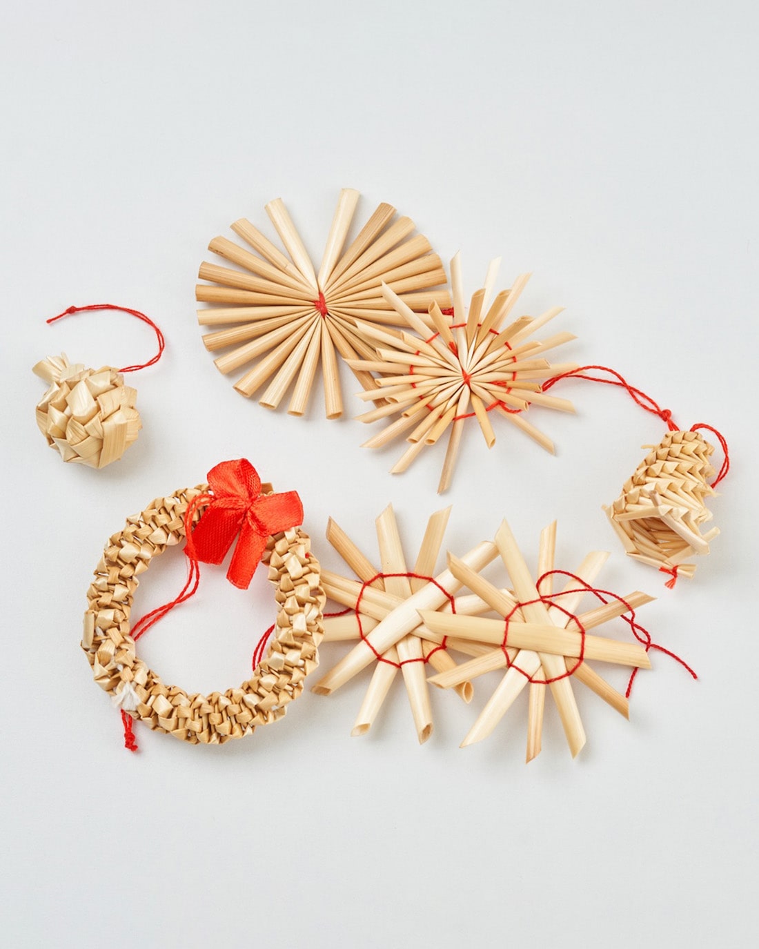 【12/10まで！】飾るだけでサマになる、サツマ杉とストローオーナメントのセット