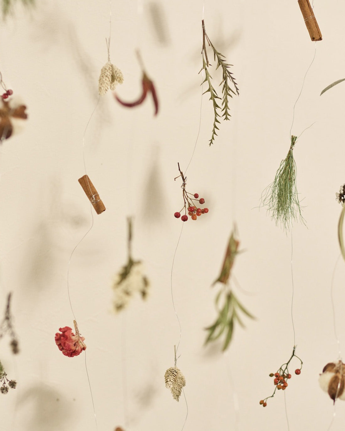 【12/10まで！】お部屋をクリスマス色に染める、お花のカーテン