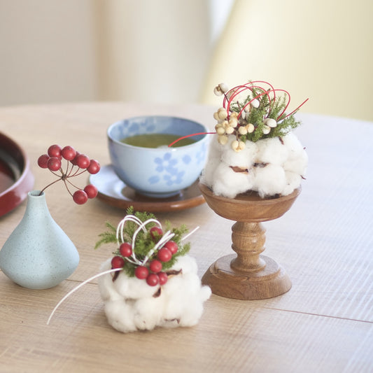 ドライフラワーで作った、福招きの鏡もち