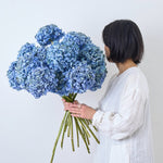 一輪挿しで愛しさ増すドライボタニカル（瀬戸内ブルーの紫陽花）