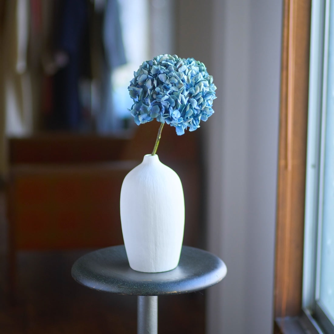 一輪挿しで愛しさ増すドライボタニカル（瀬戸内ブルーの紫陽花）商品