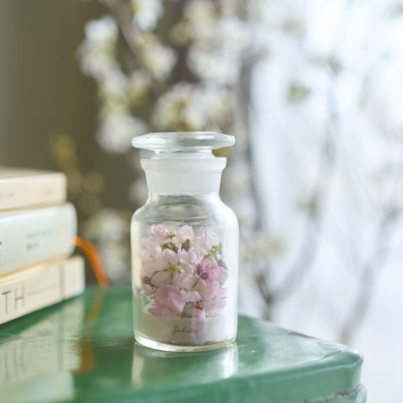 ちょっとした空間に飾れる小さめサイズ