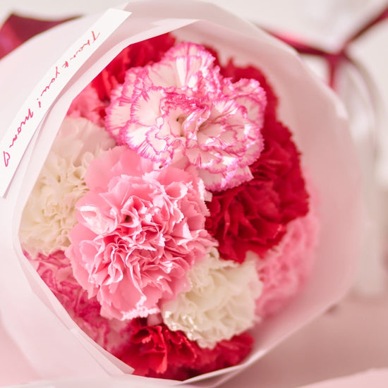 【母の日｜数量限定】フレッシュのカーネーションブーケ［ラッピング付］