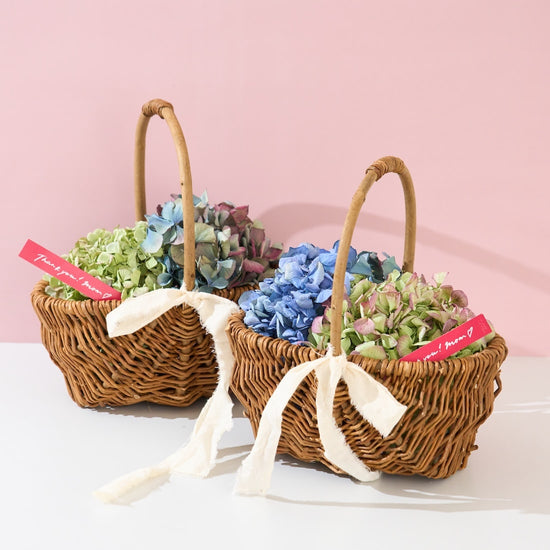 【母の日｜数量限定】「家族」という花言葉を持つ、紫陽花のドライフラワーの花かご［ラッピング付］