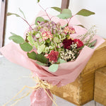 【母の日限定】色あせない感謝を贈る。カーネーションと紫陽花のドライフラワーブーケ［ラッピング付］