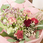 【母の日限定】色あせない感謝を贈る。カーネーションと紫陽花のドライフラワーブーケ［ラッピング付］