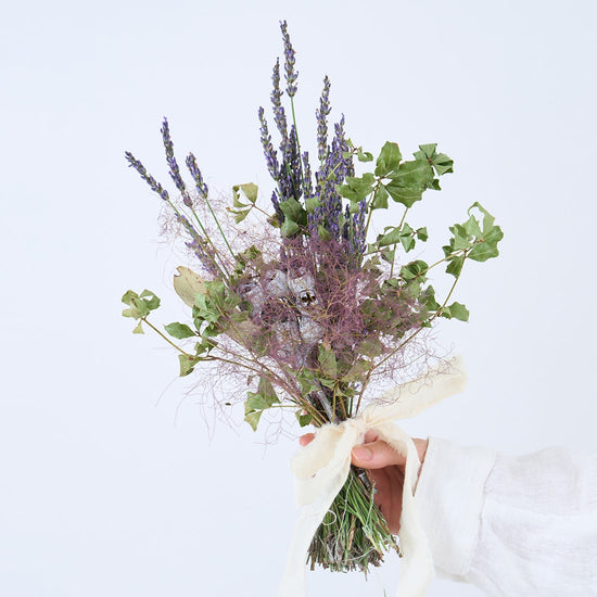 ＜夕映え＞スモークツリー・ラベンダー・テトラゴナのブーケ