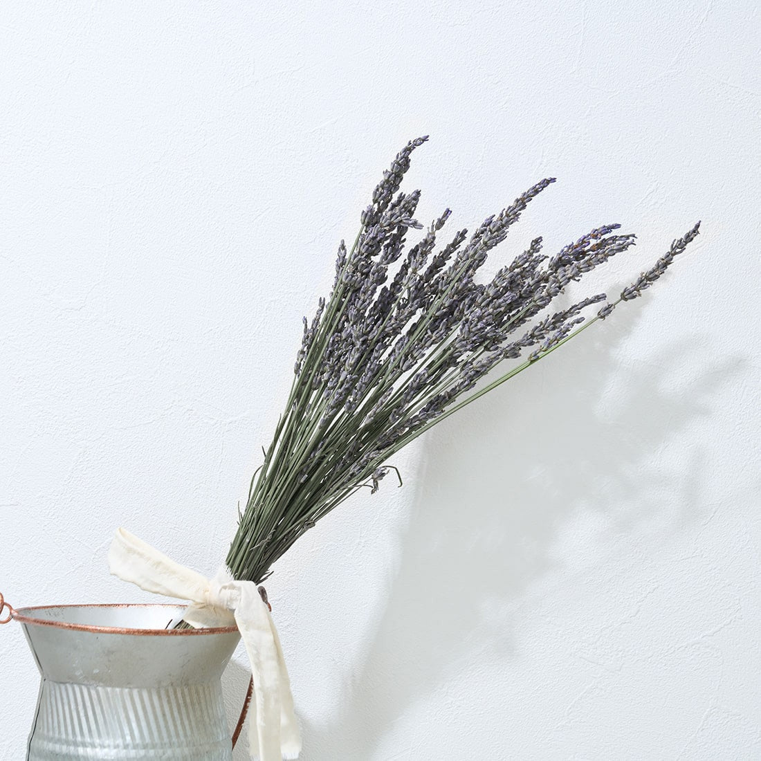 ＜グロッソ＞大ぶりラベンダーのスワッグ