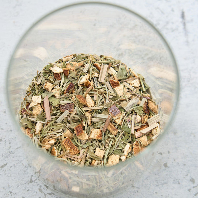 1. すっきり爽やか。［透きとおる翠］