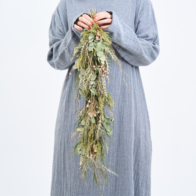 スワッグやリースの花材としても人気