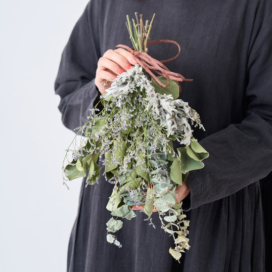 ブルーファンタジアとユーカリのスワッグ