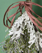 ブルーファンタジアとユーカリのスワッグ