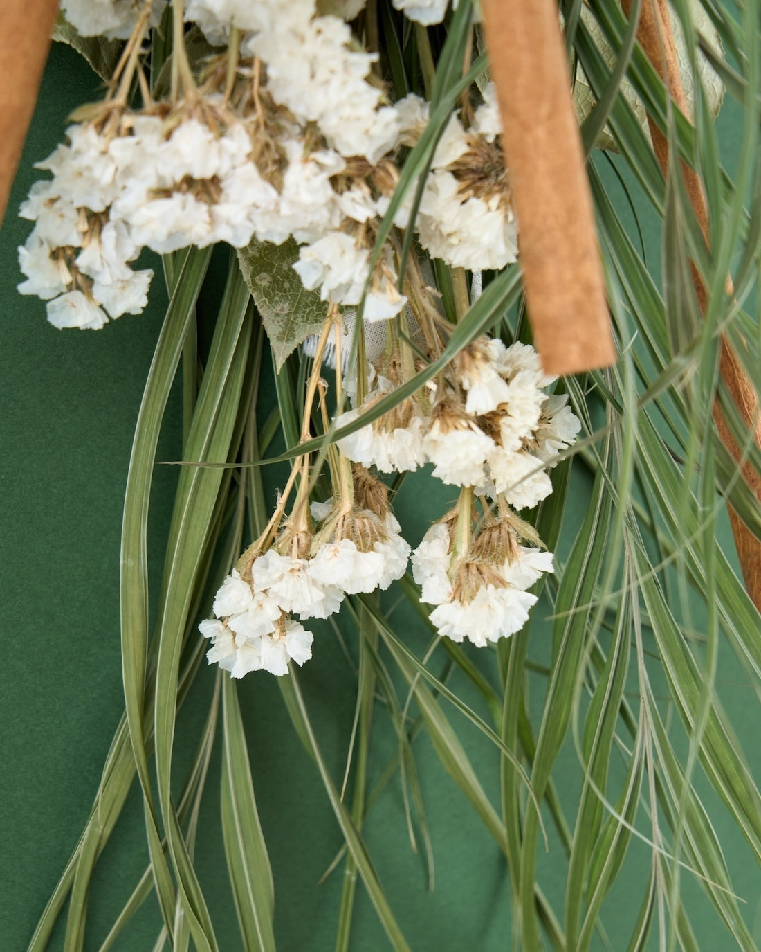 ＜こころゆき＞スターチス・シナモンスティック・アレカヤシのスワッグ