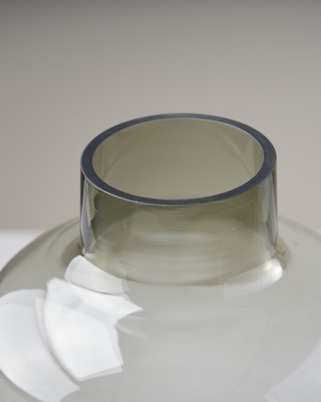 フラワーベース］ビッグガラスベース グレー 商品ページ - 土と風の植物園