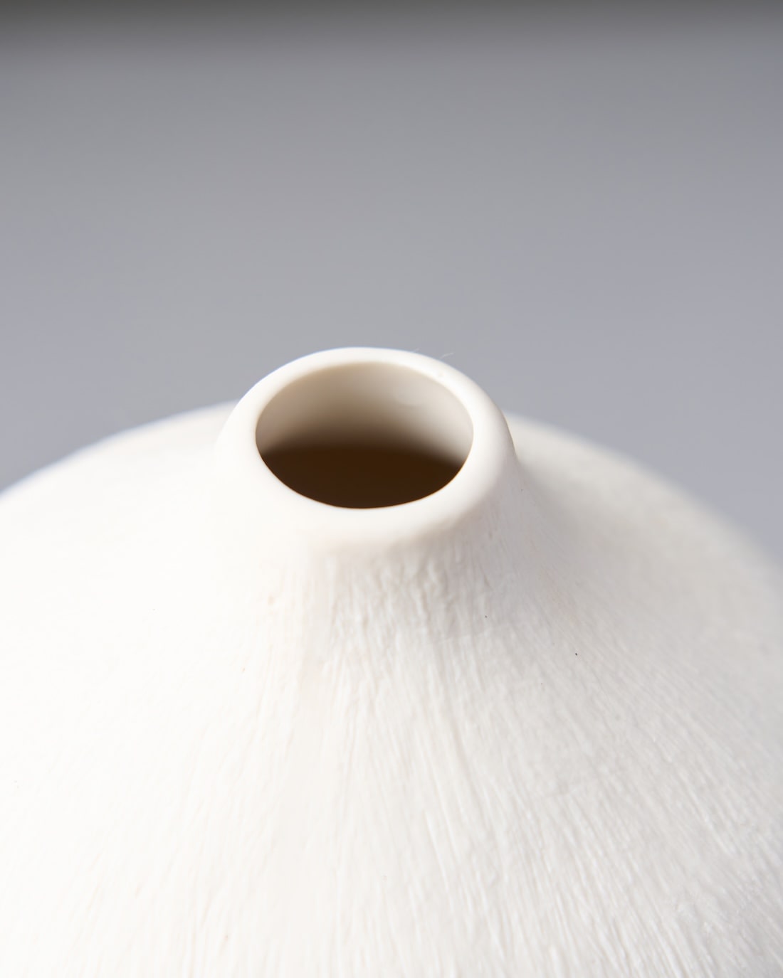 ［フラワーベース］ マットな質感のポースレンベース