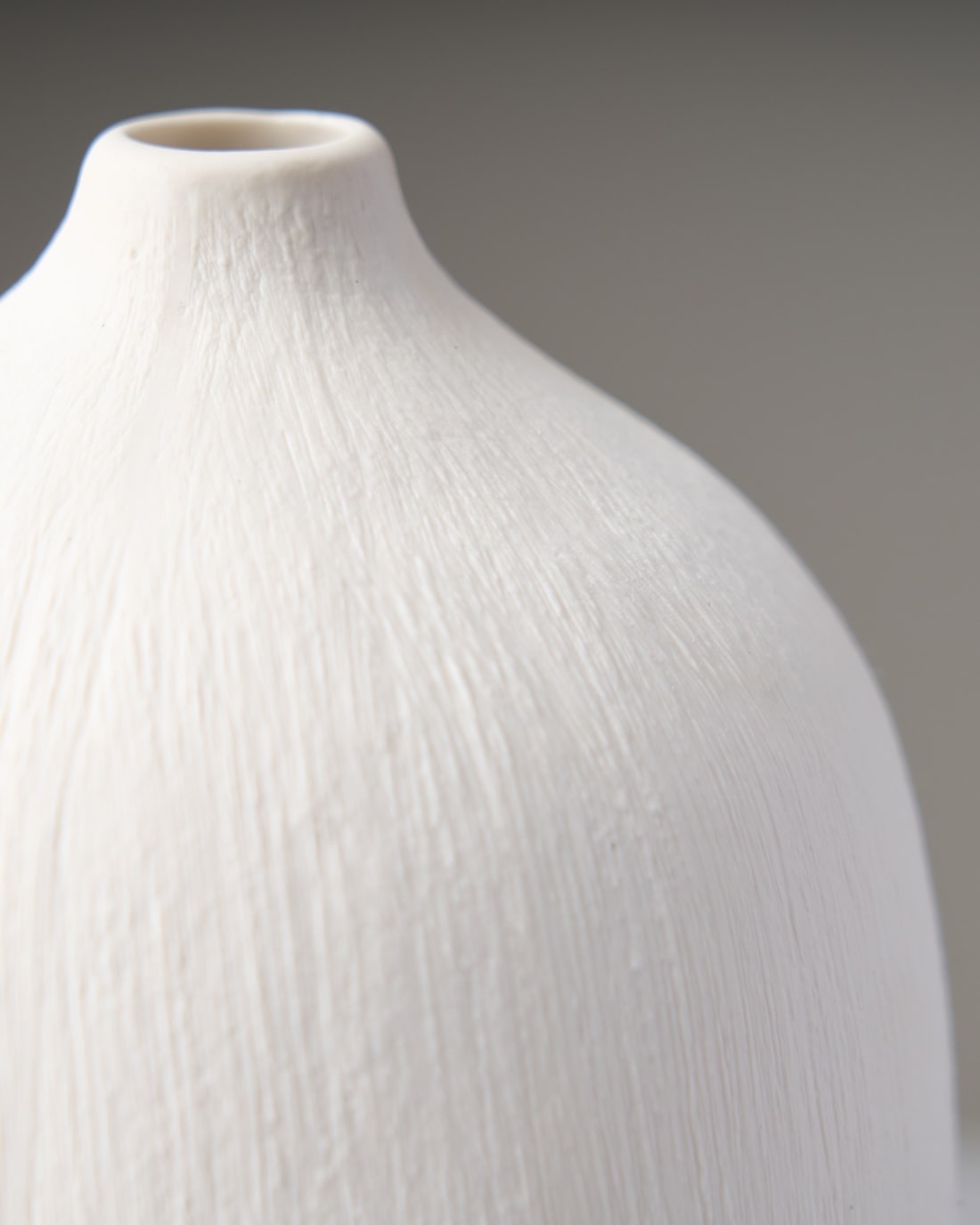 ［フラワーベース］ マットな質感のポースレンベース