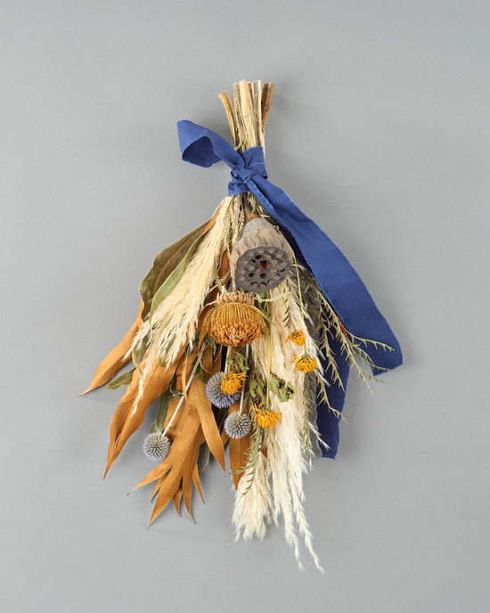 ＜まなざし＞パンパスグラス・ハス・グレビレアのスワッグ