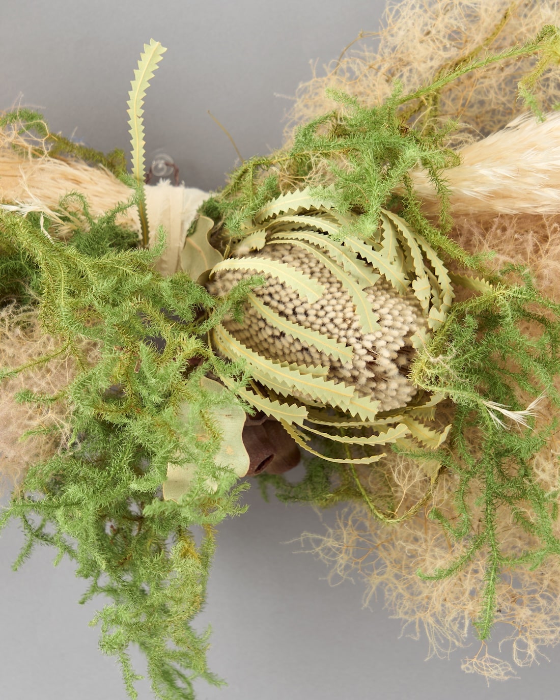 ＜スモーキーミストの彩り＞パンパスグラス・ヒカゲノカズラのスワッグ