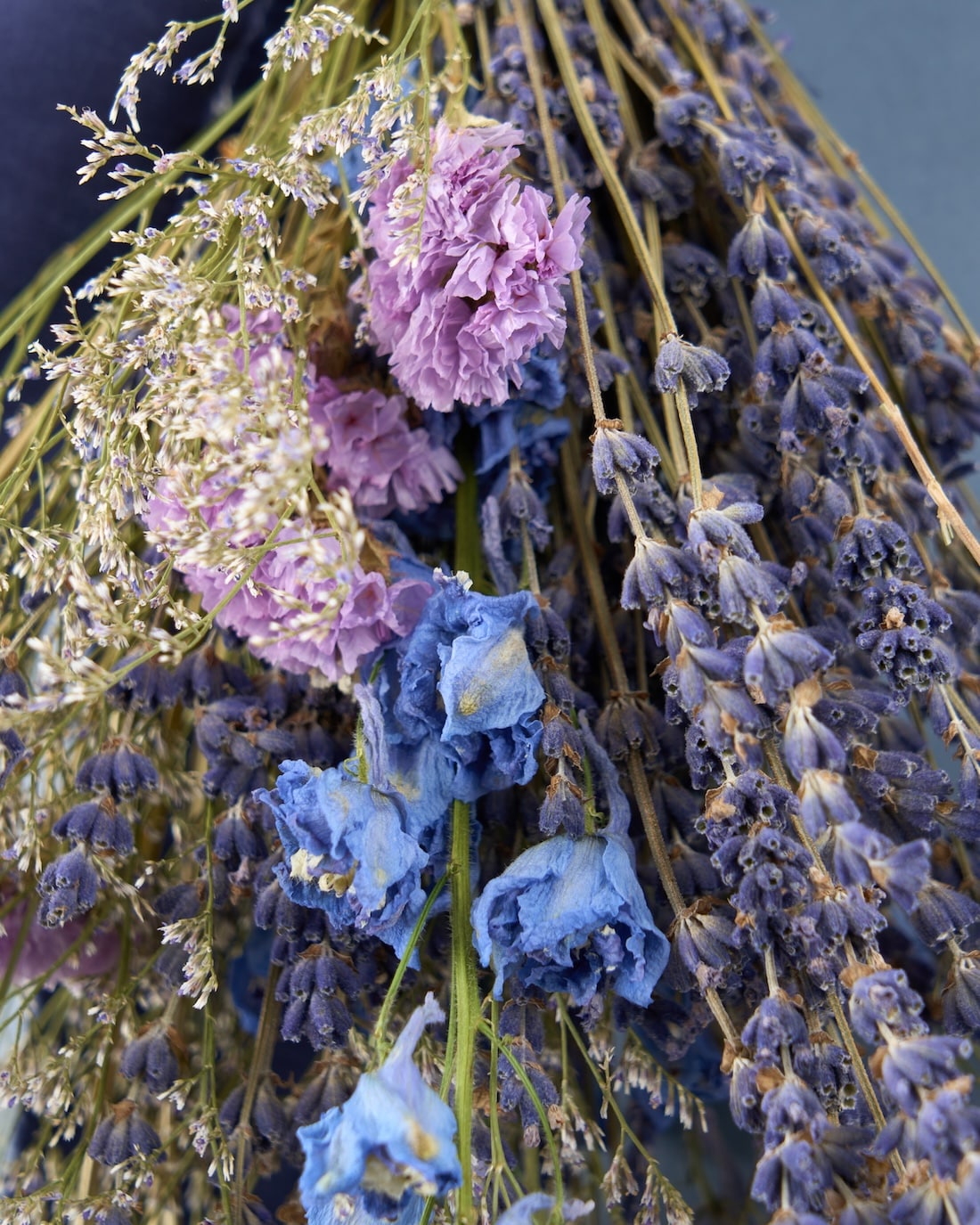 ラベンダーとデルフィニュームのスワッグ