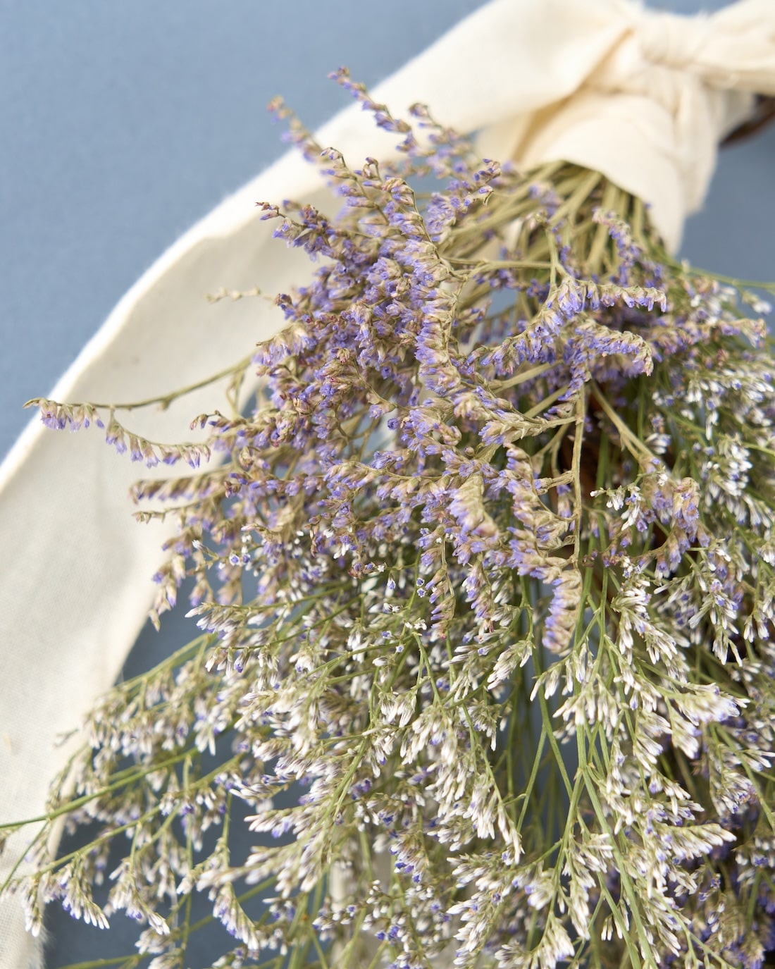 ＜Happy Birthday＞ブルーファンタジアとカリナディープブルーのリース