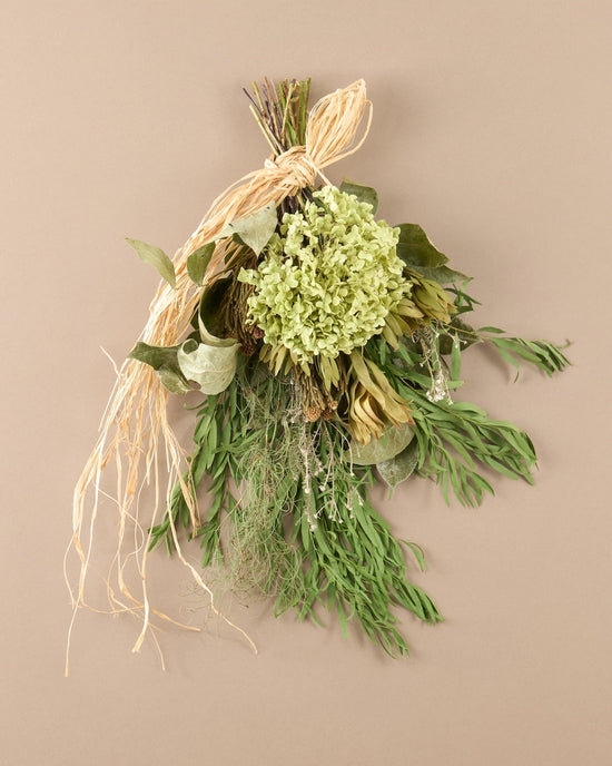 ＜不意打ちの出会い＞紫陽花アナベル・ネべリア・フィリカのスワッグ