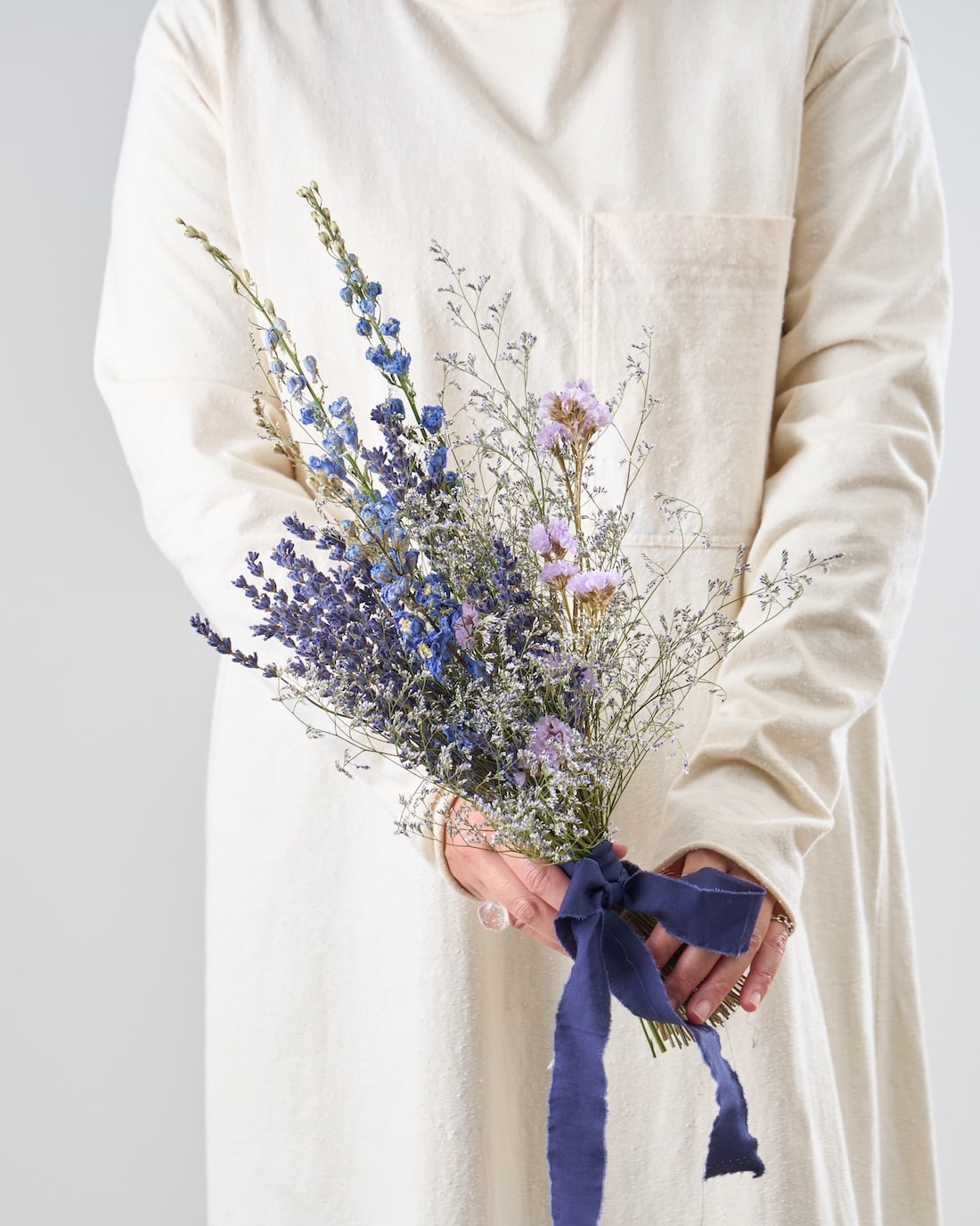 ラベンダーとデルフィニュームのスワッグ