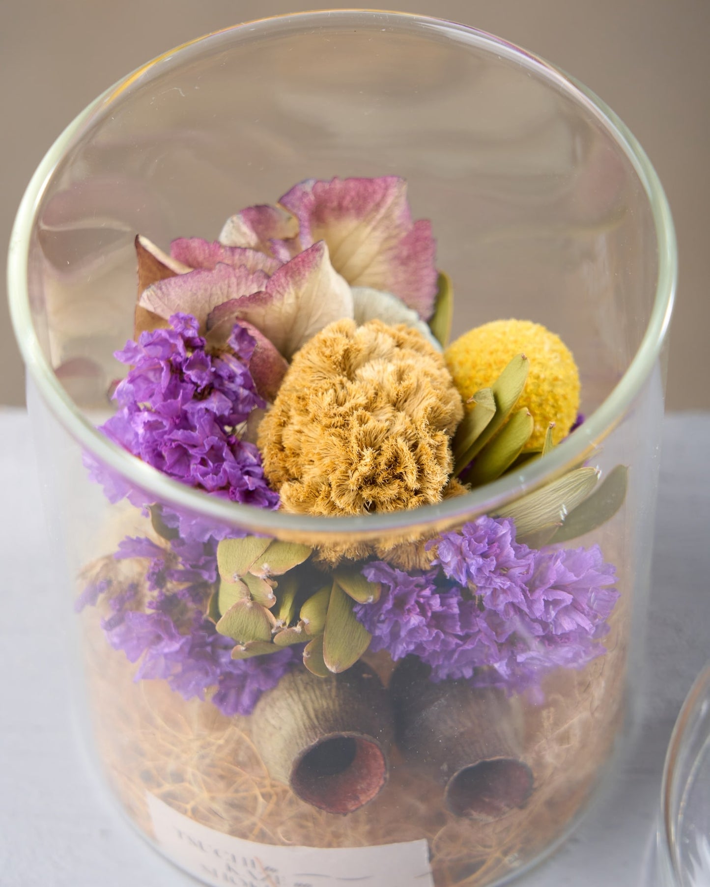 故人との思い出を彩る、四季折々の仏花｜フローリストおまかせ