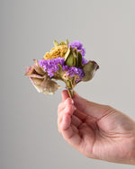 故人との思い出を彩る、四季折々の仏花｜フローリストおまかせ