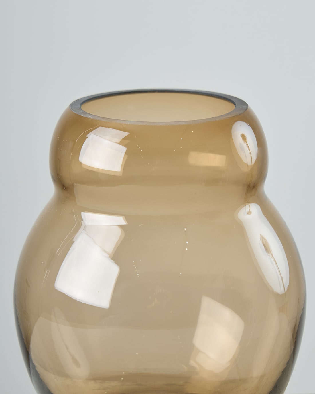 ［フラワーベース］ぽってりした色付きガラスベース ベリー