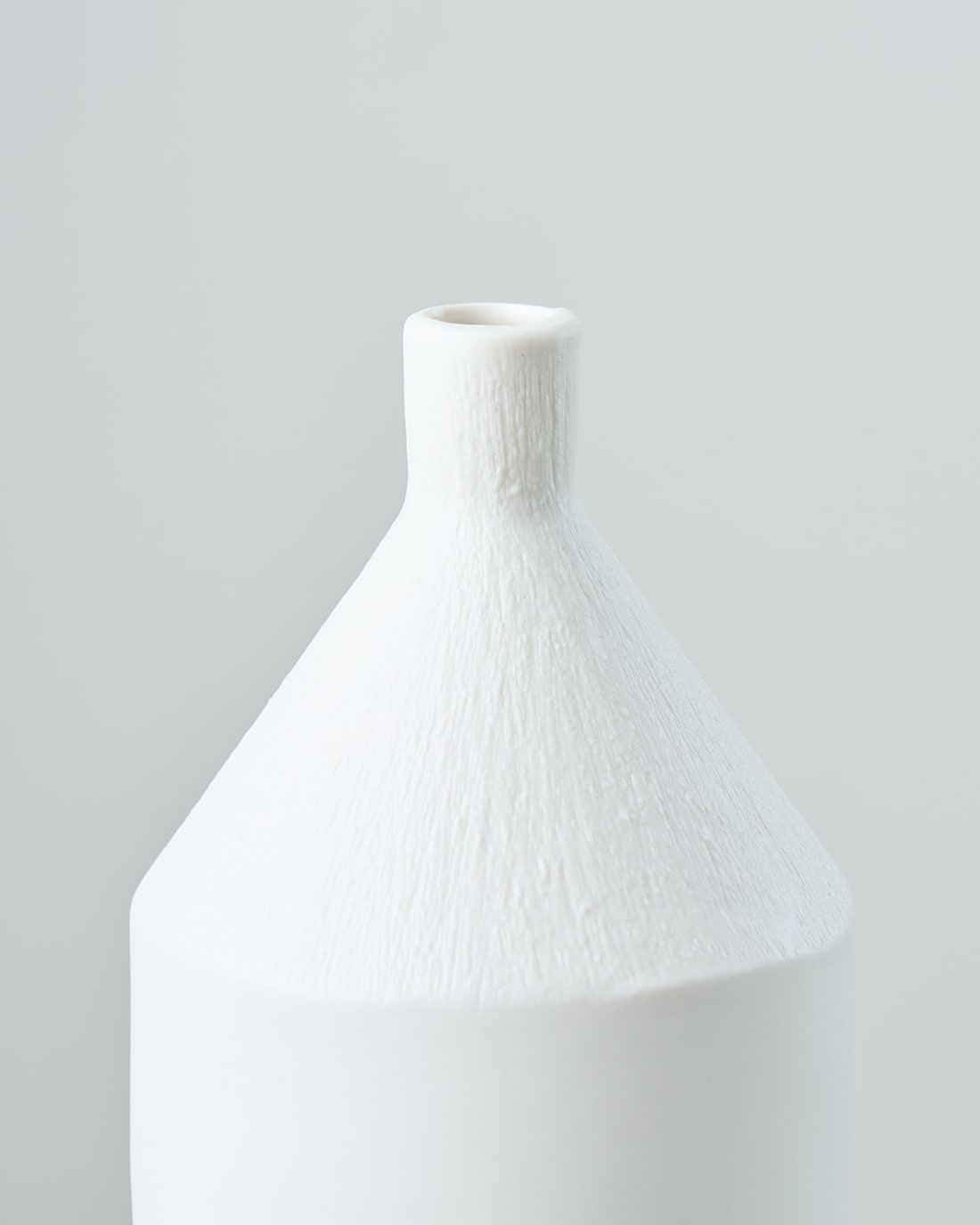 ［フラワーベース］マットな質感のポーセリンベース チムニー