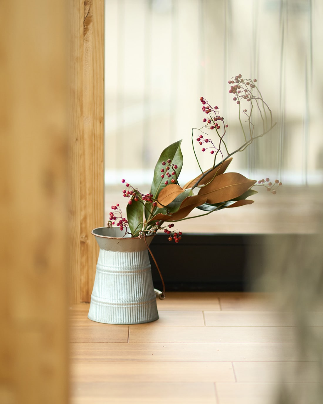 【今季残りわずか】飾るだけでサマになるドライフラワーセット（野ばらの実）