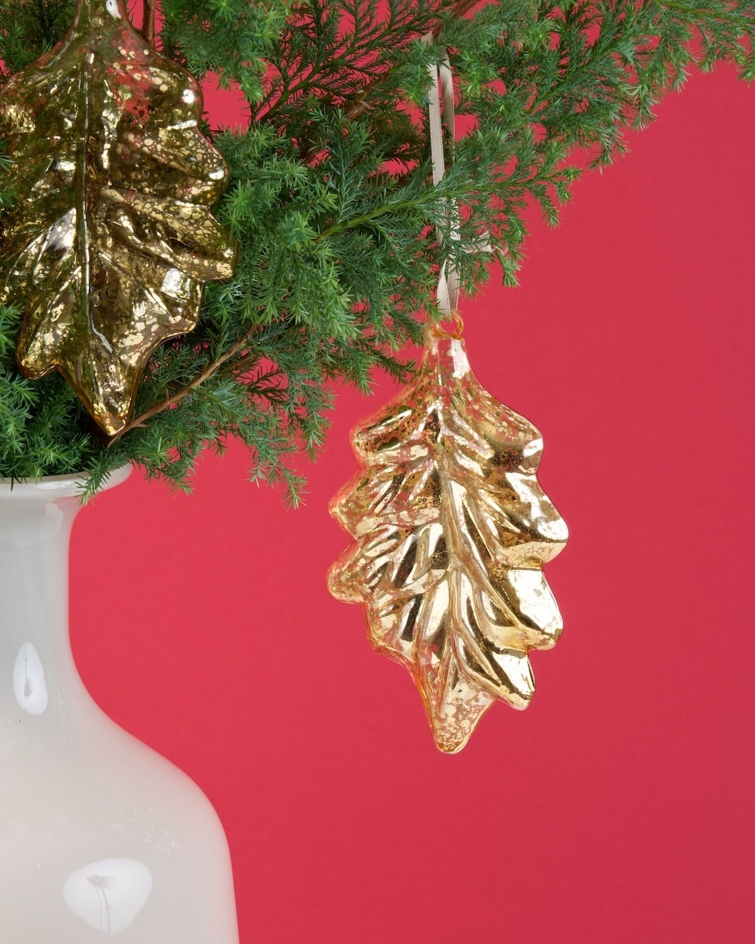 飾るだけでサマになる、サツマ杉とガラスリーフオーナメントのセット