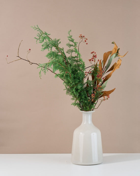 【12/10まで！】飾るだけでサマになるドライフラワーセット（サツマ杉・野ばらの実・グレビレアゴールド）