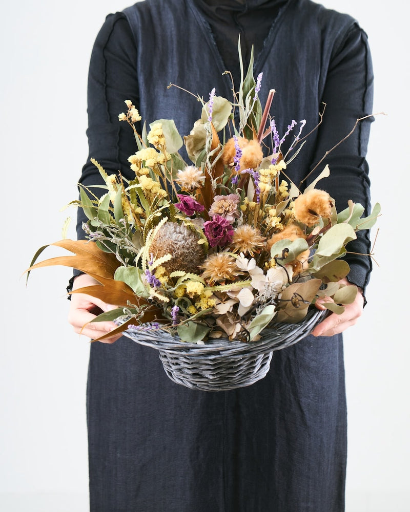 そのまま置いて飾れる、華やかアレンジメント