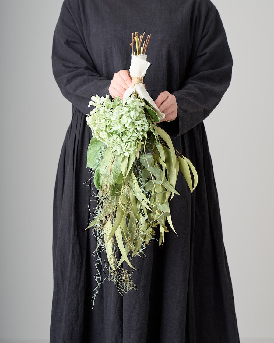 ＜シー・ユー・トゥモロー＞紫陽花とユーカリのスワッグ