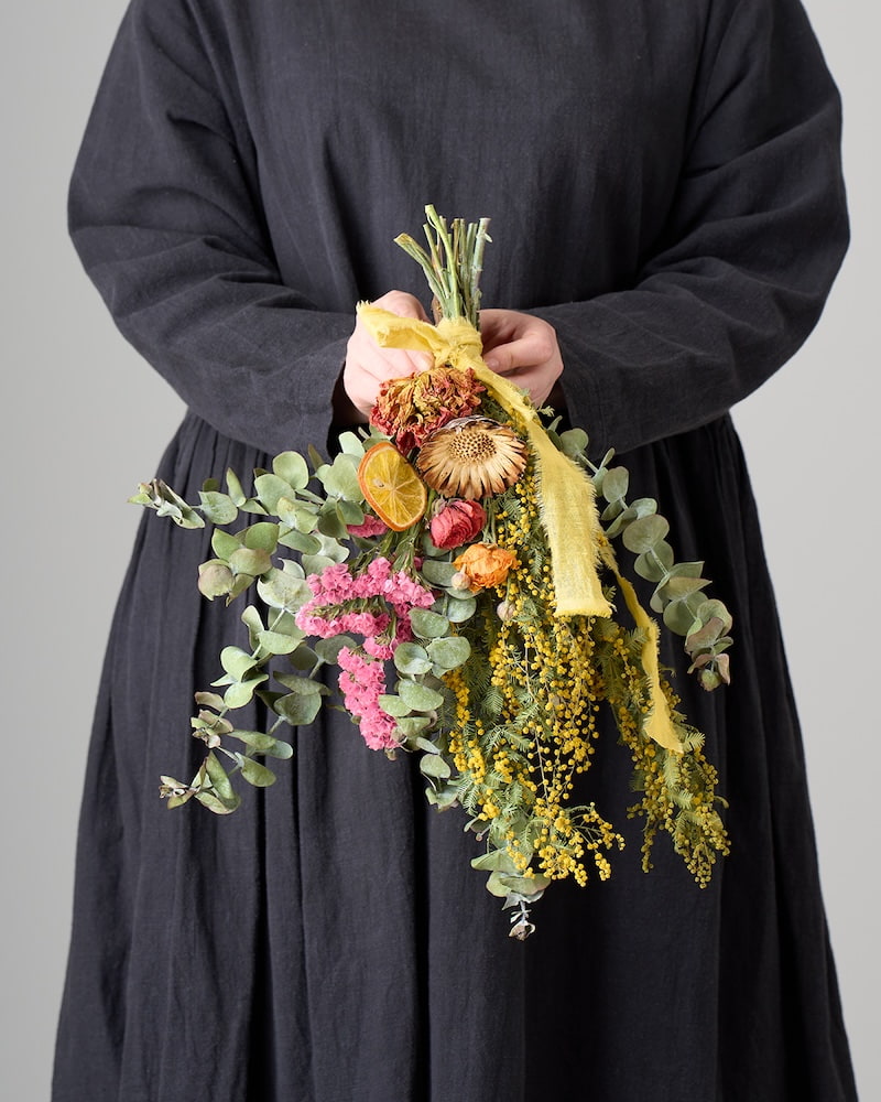 陽気な彩りをひとつに束ねて