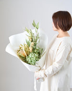 色褪せない感謝を贈る、母の日スワッグと花びんセット＜やすらぎ＞