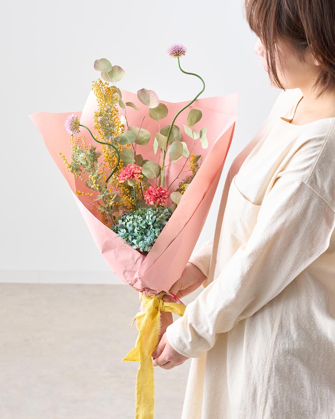 色褪せない笑顔を贈る、母の日スワッグと花びんセット＜春びより＞