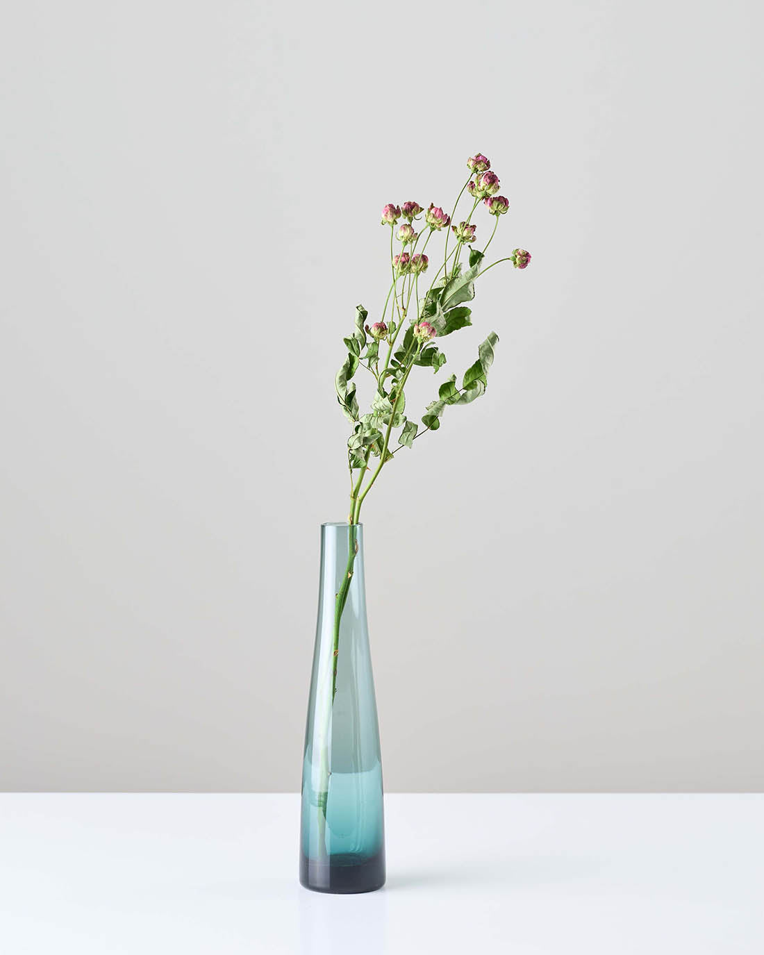 シルバー コーン型 花瓶 フラワーベース］カラーガラスの花びん コーン 商品ページ - 土と風の