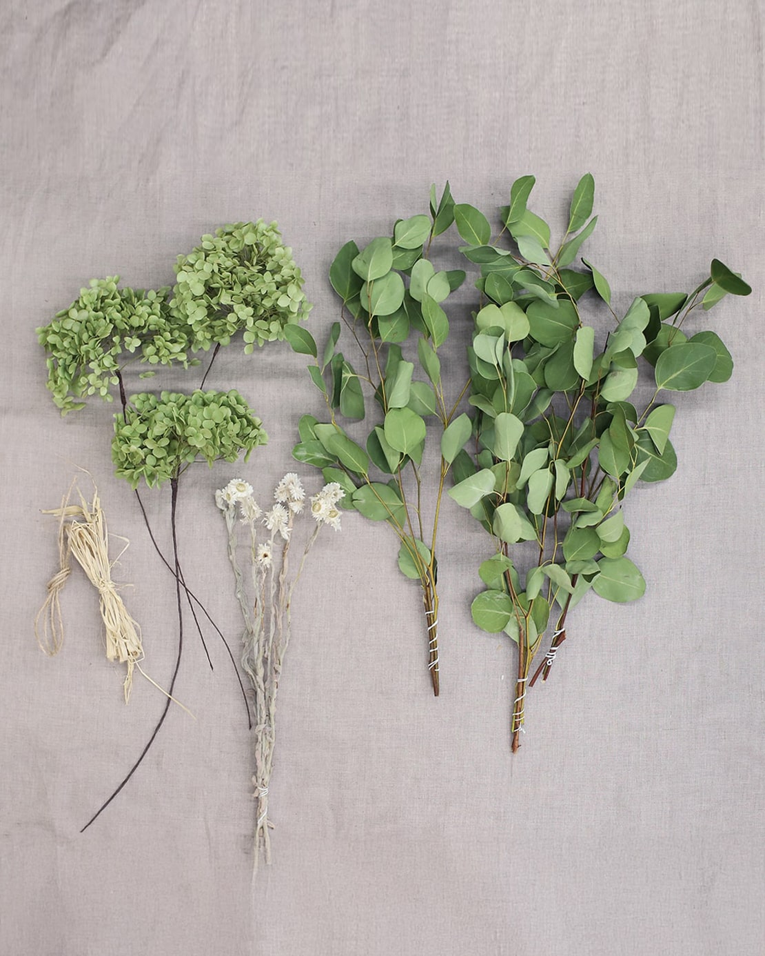 イノセント＞紫陽花アナベル・ユーカリ・エバーラスティングのスワッグ