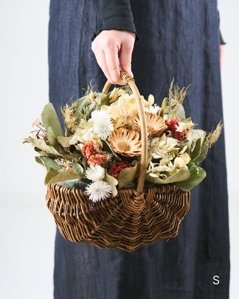 置いて飾れる、フローリストおまかせのドライフラワーアレンジメント