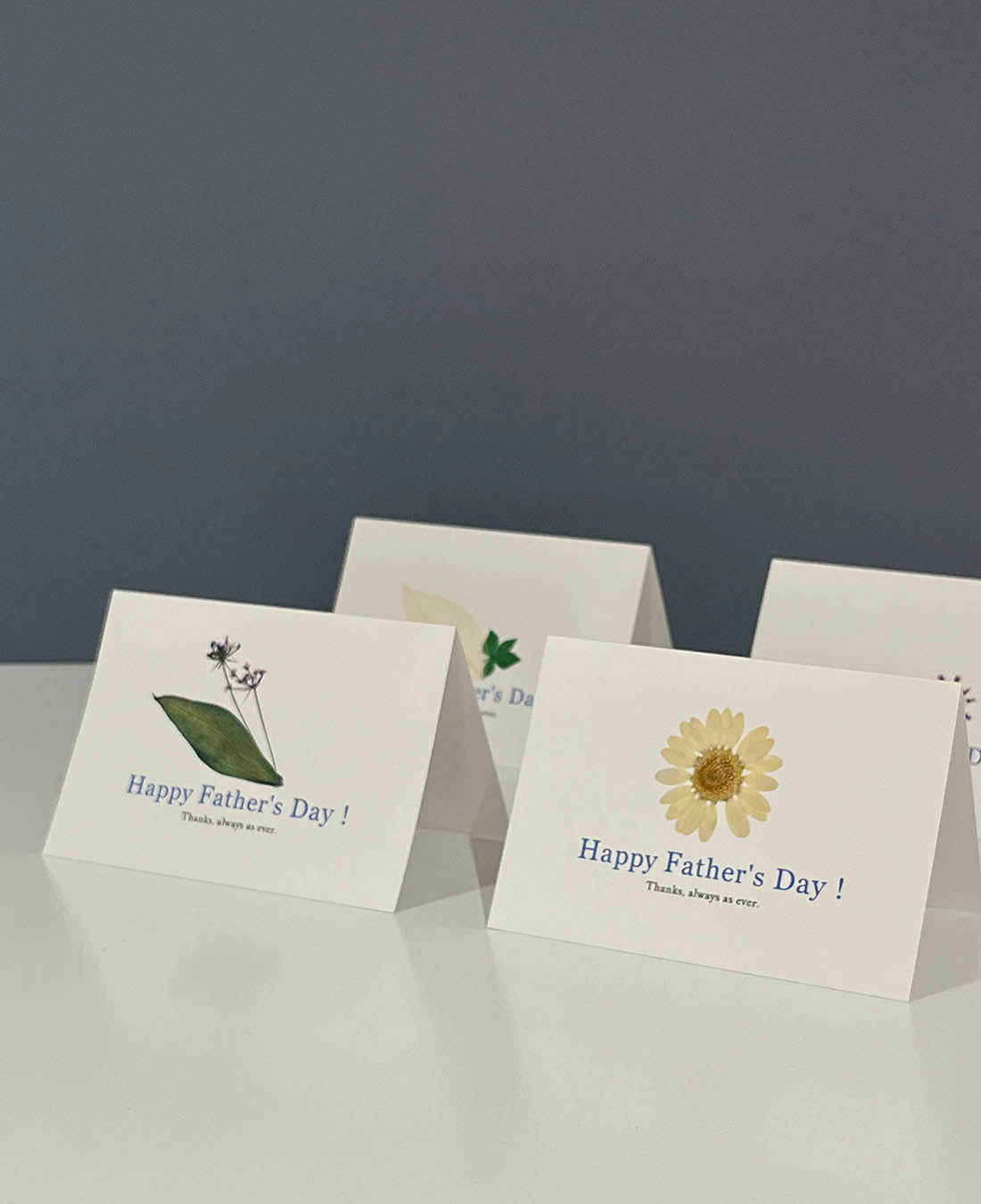 押し花をあしらったメッセージカード｜Happy Father's Day