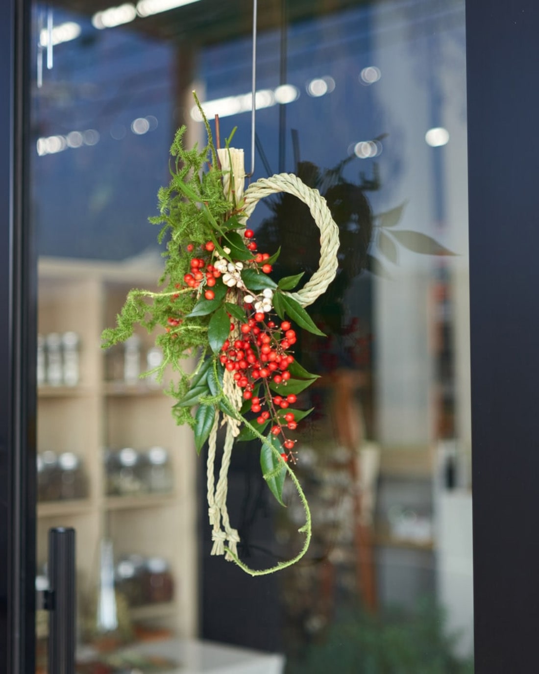 澄みゆくきざし＞しめ縄・南天・ヒカゲノカズラのお正月飾り の商品