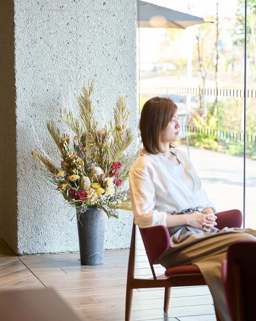 【法人向け 立て札付】企業様のこれからの時間に寄り添う、ドライフラワーの祝花｜フローリストおまかせ　