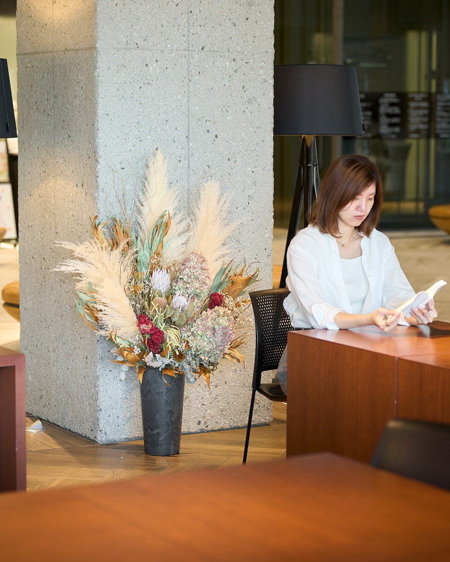 【法人向け 立て札付】企業様のこれからの時間に寄り添う、ドライフラワーの祝花｜フローリストおまかせ　